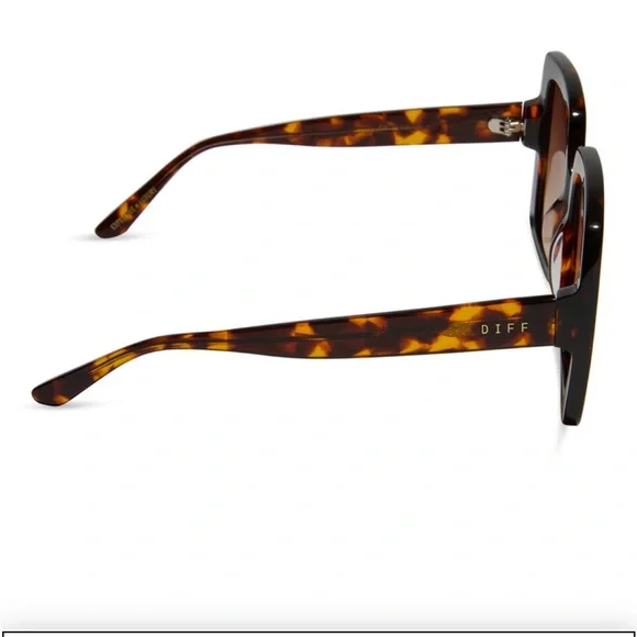 DIFF 🤎🤎 Eyewear Emily in Paris Sylvie Tortoise Square Sunglasses NIB - Picture 9 of 15